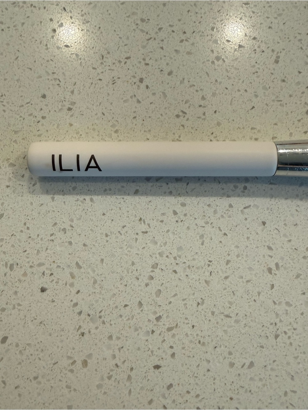 ILIA complexion brush - Picture 2 of 8
